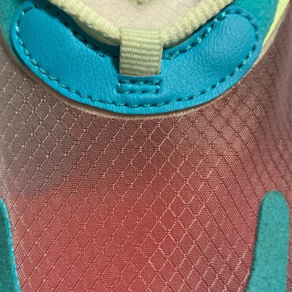 Nike AIR MAX Women's Multicolor Sneakers SIZE 8 FITS LIKE AN 8.5 - Picture 6 of 8